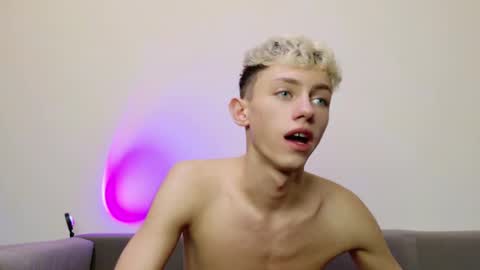 Snapshot of leonlure chatting on 12/02/25, 06:36 leonlure online show from 12/02/25, 06:36