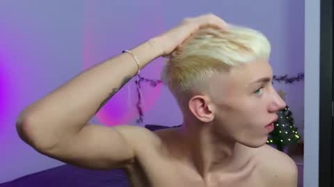 Snapshot of leonlure chatting on 12/15/25, 08:13 leonlure online show from 12/15/25, 08:13