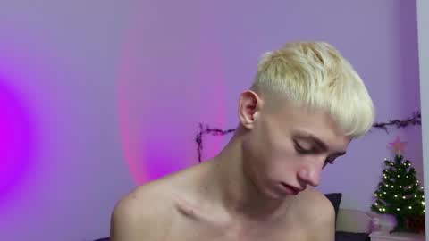 Snapshot of leonlure chatting on 12/22/25, 05:54 leonlure online show from 12/22/25, 05:54