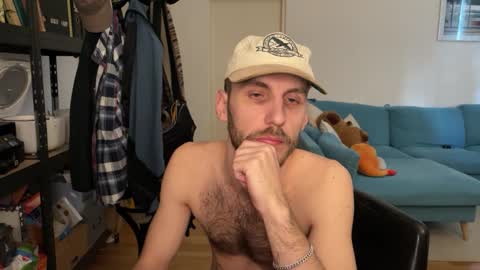 Leon online show from 02/18/26, 02:57