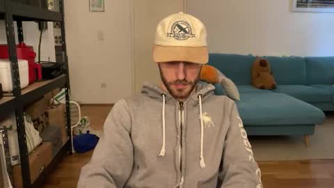 Leon online show from 03/10/26, 03:06