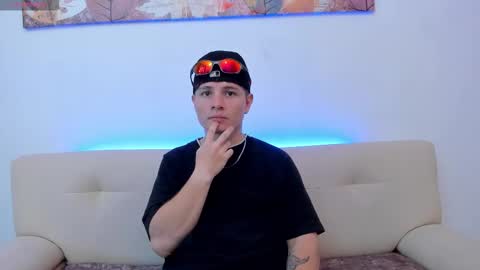 Leo  online show from 10/23/25, 08:18