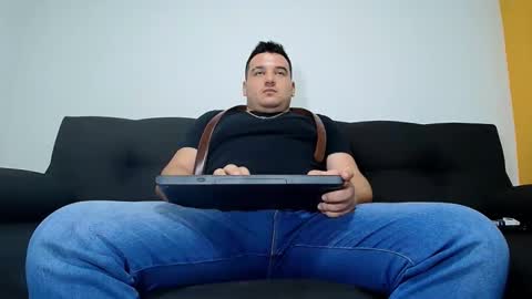 Snapshot of leoreem_ chatting on 11/06/25, 01:06 leoreem_ online show from 11/06/25, 01:06