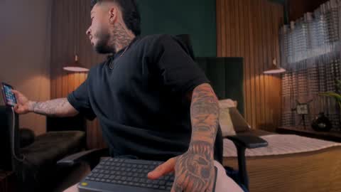 Leo Salvatore online show from 01/26/25, 01:04