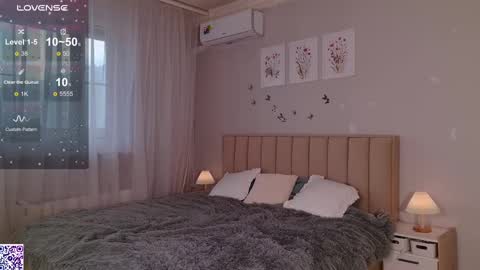 Snapshot of lerakit chatting on 02/12/25, 01:37 Nicole Moore online show from 02/12/25, 01:37