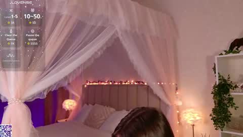 Snapshot of lerakit chatting on 11/26/25, 03:02 Nicole Moore online show from 11/26/25, 03:02