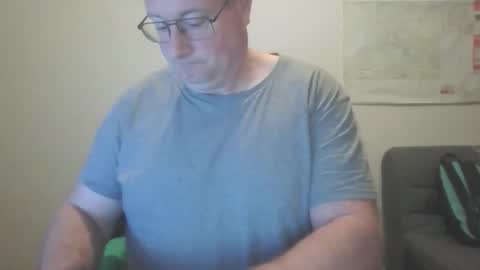 Snapshot of lerase40 chatting on 12/05/25, 05:16 homquisgode online show from 12/05/25, 05:16