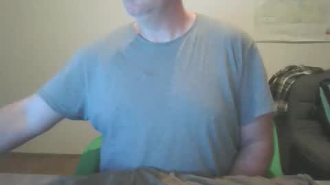 Snapshot of lerase40 chatting on 12/17/25, 10:32 homquisgode online show from 12/17/25, 10:32