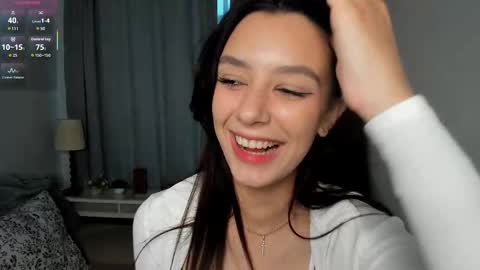 Snapshot of lesi_kiss chatting on 10/29/25, 05:10 Bella online show from 10/29/25, 05:10