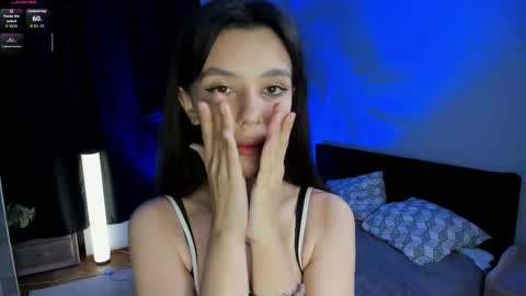 Snapshot of lesi_kiss chatting on 11/23/25, 09:42 Bella online show from 11/23/25, 09:42