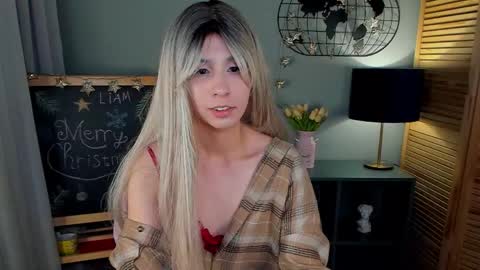 Snapshot of lesilos chatting on 01/11/26, 01:43 Eveline online show from 01/11/26, 01:43