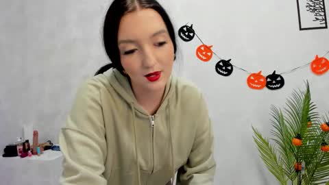 Snapshot of lesley_wins chatting on 10/17/25, 08:17 Lesley online show from 10/17/25, 08:17