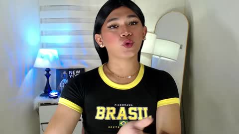 Snapshot of lesleyanderson chatting on 12/14/24, 04:34 Pat online show from 12/14/24, 04:34