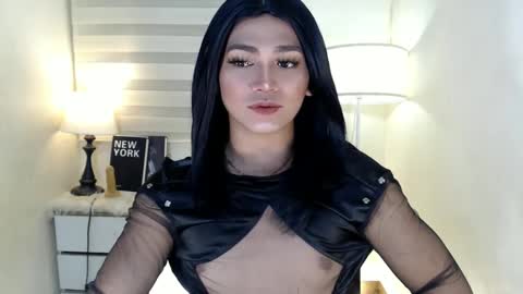 Snapshot of lesleyanderson chatting on 01/14/25, 04:08 Pat online show from 01/14/25, 04:08