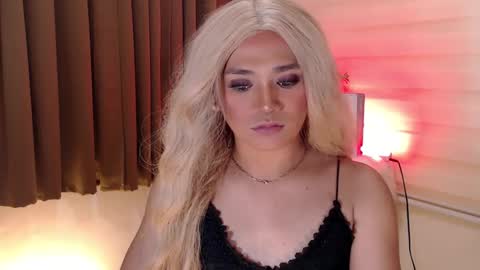 Snapshot of lesleyanderson chatting on 01/27/25, 01:37 Pat online show from 01/27/25, 01:37