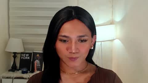 Snapshot of lesleyanderson chatting on 02/10/25, 06:35 Pat online show from 02/10/25, 06:35