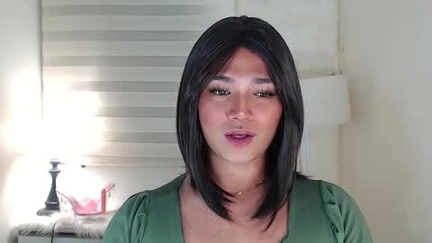 Snapshot of lesleyanderson chatting on 02/19/25, 02:55 Pat online show from 02/19/25, 02:55