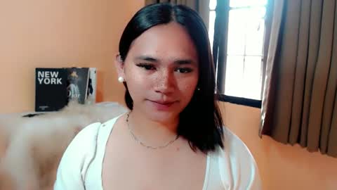 Snapshot of lesleyanderson chatting on 10/30/25, 12:01 Pat online show from 10/30/25, 12:01