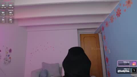 Snapshot of leslie9669 chatting on 01/15/25, 03:18 Lesly online show from 01/15/25, 03:18