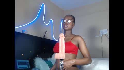 Snapshot of leslie_bebby2 chatting on 09/21/25, 06:20 leslie online show from 09/21/25, 06:20