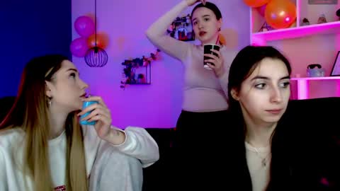 leslie_bird online show from 04/01/26, 08:15