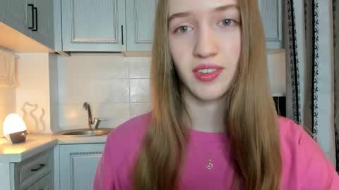  LESLIE   online show from 10/25/25, 02:35