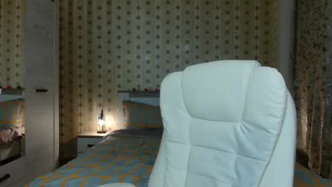 Snapshot of leslie_secret chatting on 12/24/24, 01:06 leslie_secret online show from 12/24/24, 01:06