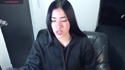 leslie  online show from 01/24/25, 02:49