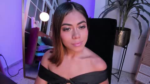 Snapshot of leslybailey chatting on 09/19/25, 11:33 Lesly Bailey online show from 09/19/25, 11:33