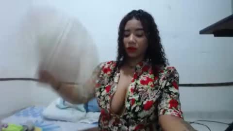 Snapshot of leslycarsson chatting on 02/02/25, 02:48 lesly online show from 02/02/25, 02:48