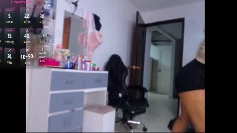 Snapshot of leslycarsson chatting on 09/28/25, 01:33 lesly online show from 09/28/25, 01:33