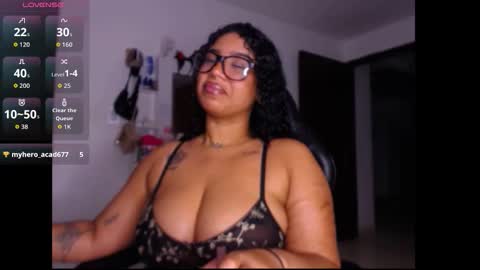 Snapshot of leslycarsson chatting on 11/23/25, 08:19 lesly online show from 11/23/25, 08:19