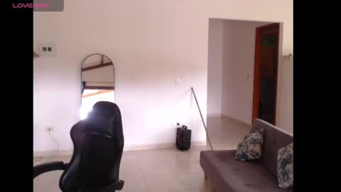 lesly online show from 05/15/26, 07:43