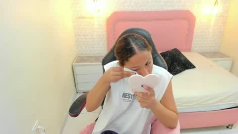 Snapshot of leslysimpson chatting on 06/30/26, 12:28 online show from 06/30/26, 12:28
