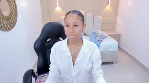 Snapshot of leslysimpson chatting on 07/02/26, 07:42 online show from 07/02/26, 07:42