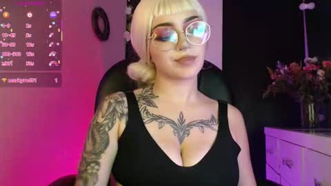 Snapshot of lessboobs_gh chatting on 02/24/26, 03:48 Less online show from 02/24/26, 03:48