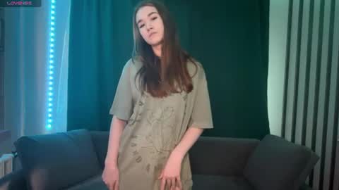 Snapshot of lessiemccoyle chatting on 07/19/26, 02:43 Hello my love Im Val online show from 07/19/26, 02:43