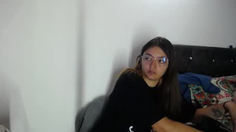 lessliee online show from 12/18/24, 10:51