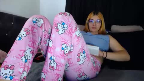 lessliee online show from 03/10/25, 02:50