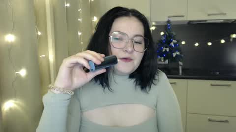 Snapshot of lesssi_ chatting on 01/02/25, 08:02 Alison online show from 01/02/25, 08:02