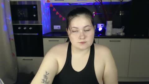 Snapshot of lesssi_ chatting on 02/23/25, 01:57 Alison online show from 02/23/25, 01:57