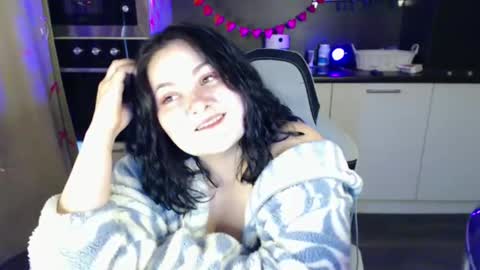 Snapshot of lesssi_ chatting on 02/26/25, 07:31 Alison online show from 02/26/25, 07:31