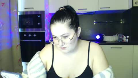 Snapshot of lesssi_ chatting on 03/11/25, 06:10 Alison online show from 03/11/25, 06:10