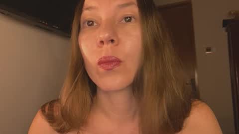 Snapshot of lessya_magic chatting on 09/27/25, 11:04 lessya_magic online show from 09/27/25, 11:04