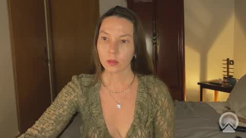 Snapshot of lessya_magic chatting on 11/24/25, 11:32 lessya_magic online show from 11/24/25, 11:32