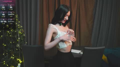 Snapshot of lessyluiz chatting on 12/16/25, 12:26 Hi my name is Lessy I am 18 years old. Im new here but I really like making new acquaintances online show from 12/16/25, 12:26