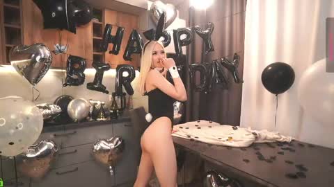 Hi my name is Lessy I am 18 years old. Im new here but I really like making new acquaintances online show from 05/15/26, 10:39