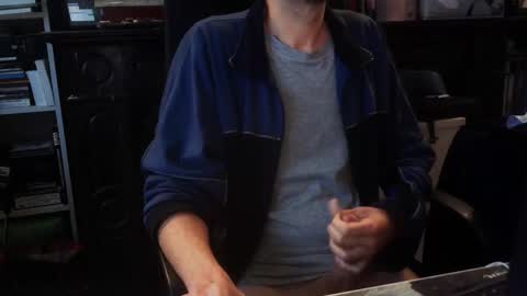 Snapshot of lestat_82 chatting on 10/10/25, 04:28 Vampiro Diurno online show from 10/10/25, 04:28