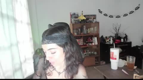 Snapshot of lestatdlion chatting on 11/19/25, 10:48 lestatdlion online show from 11/19/25, 10:48