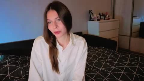 Fiona online show from 05/19/26, 04:35